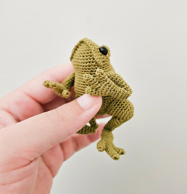 Little Realistic Frog Crochet Pattern